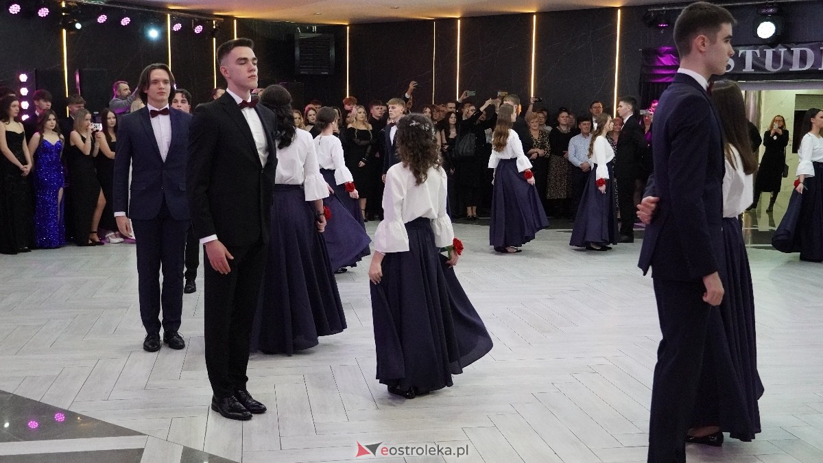  Studniówka w I LO w Ostrołęce [18.01.2025] - zdjęcie #334 - eOstroleka.pl