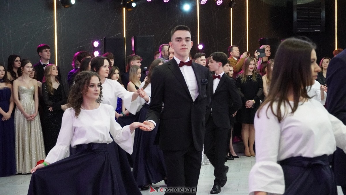  Studniówka w I LO w Ostrołęce [18.01.2025] - zdjęcie #330 - eOstroleka.pl