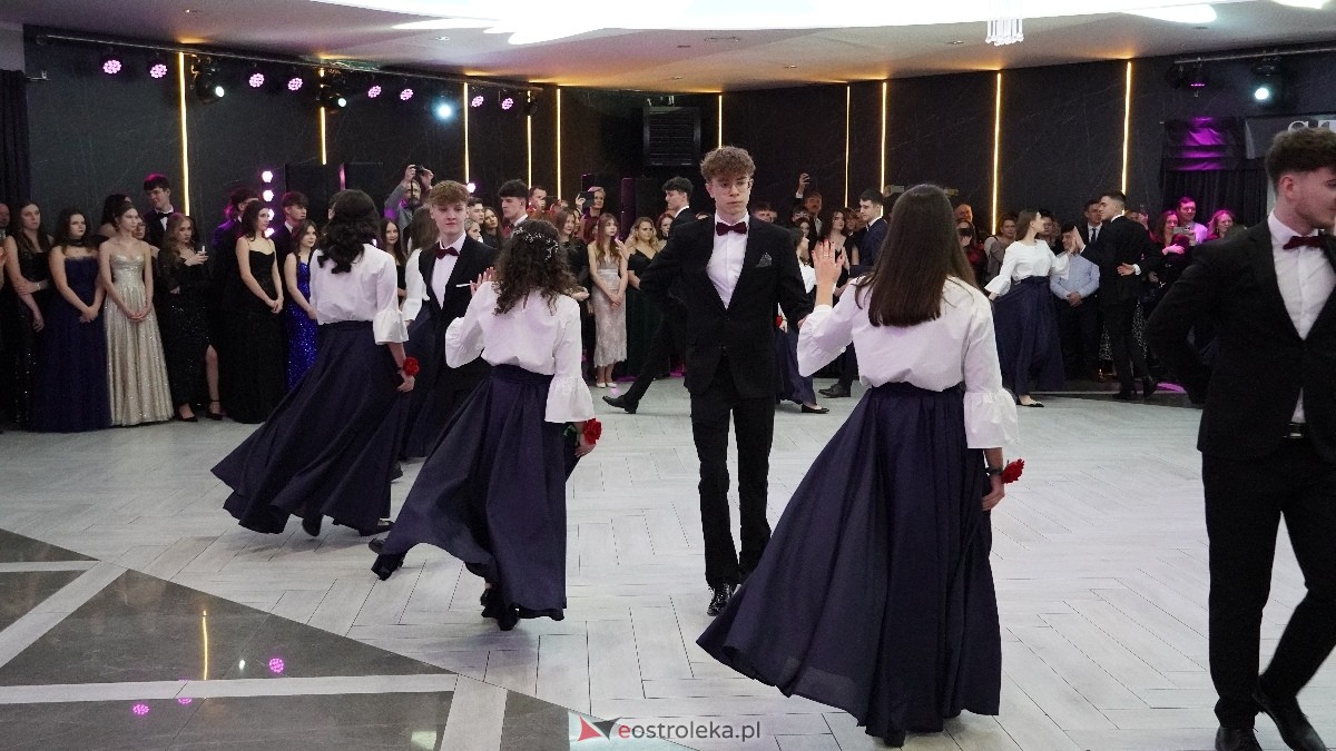  Studniówka w I LO w Ostrołęce [18.01.2025] - zdjęcie #318 - eOstroleka.pl