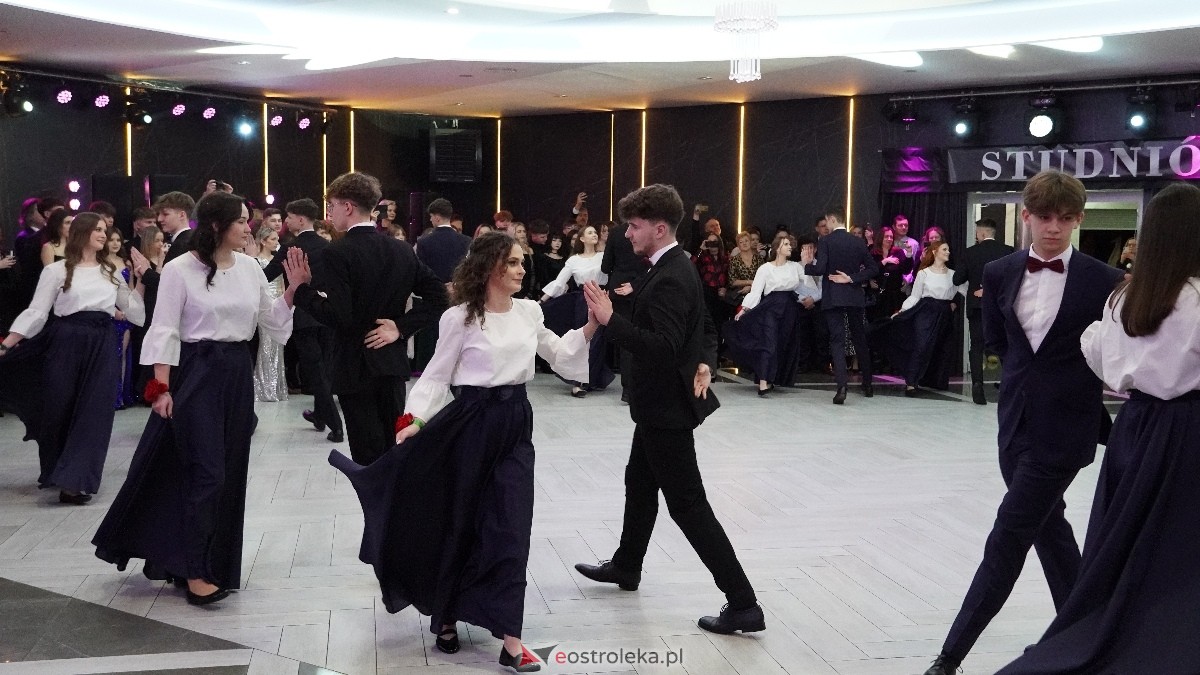  Studniówka w I LO w Ostrołęce [18.01.2025] - zdjęcie #313 - eOstroleka.pl
