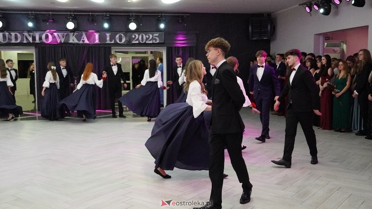  Studniówka w I LO w Ostrołęce [18.01.2025] - zdjęcie #295 - eOstroleka.pl