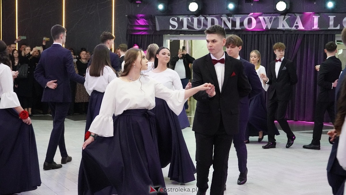  Studniówka w I LO w Ostrołęce [18.01.2025] - zdjęcie #266 - eOstroleka.pl