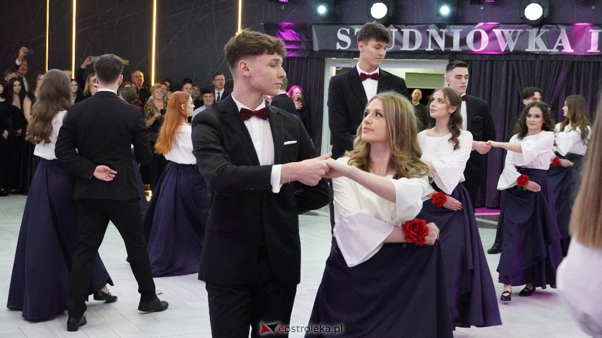  Studniówka w I LO w Ostrołęce [18.01.2025] - zdjęcie #261 - eOstroleka.pl