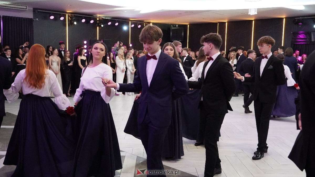  Studniówka w I LO w Ostrołęce [18.01.2025] - zdjęcie #255 - eOstroleka.pl