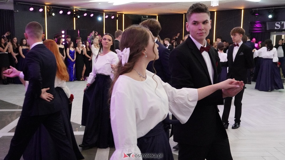  Studniówka w I LO w Ostrołęce [18.01.2025] - zdjęcie #253 - eOstroleka.pl