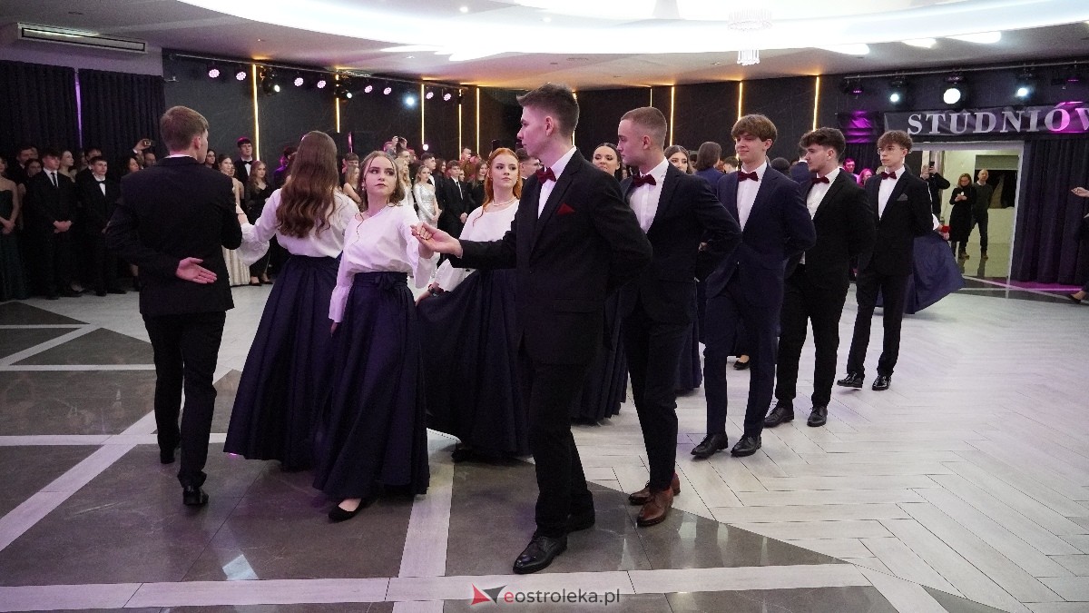  Studniówka w I LO w Ostrołęce [18.01.2025] - zdjęcie #249 - eOstroleka.pl
