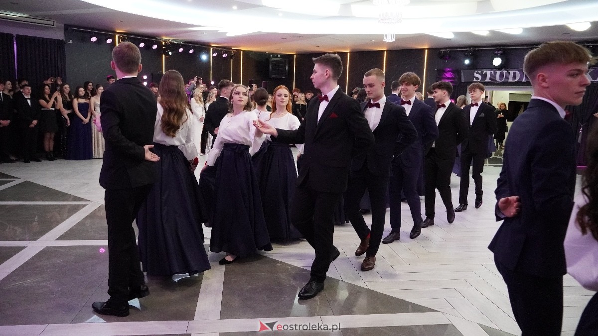  Studniówka w I LO w Ostrołęce [18.01.2025] - zdjęcie #247 - eOstroleka.pl