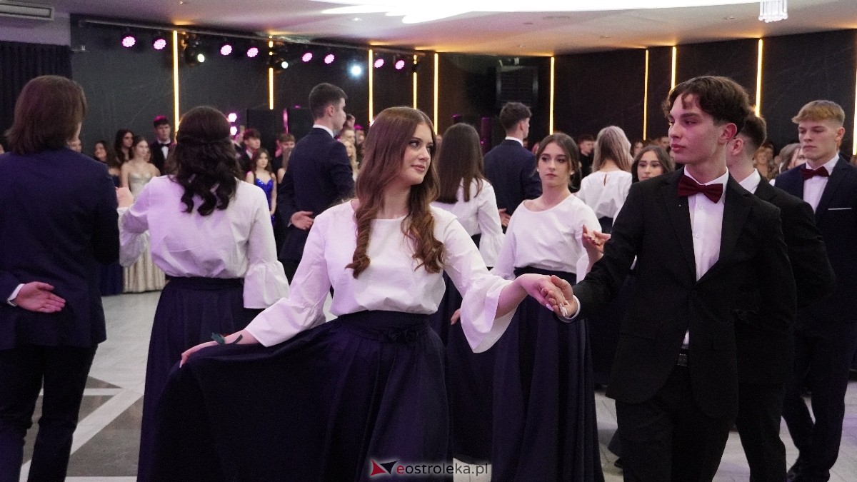  Studniówka w I LO w Ostrołęce [18.01.2025] - zdjęcie #235 - eOstroleka.pl