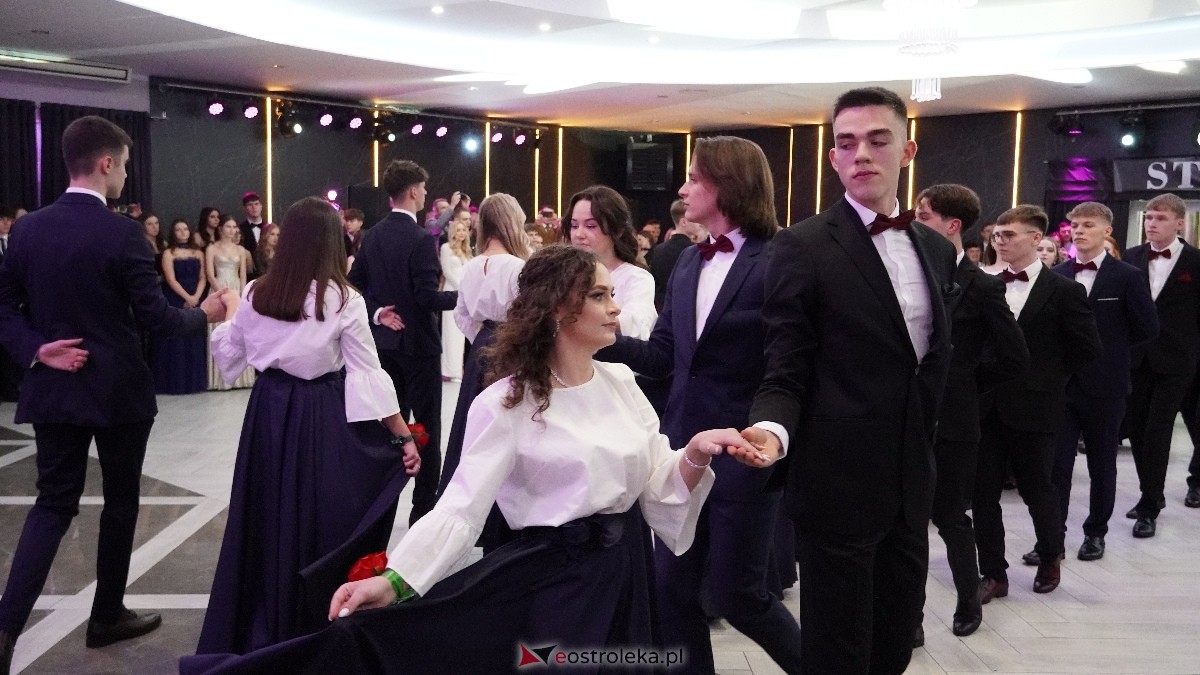  Studniówka w I LO w Ostrołęce [18.01.2025] - zdjęcie #233 - eOstroleka.pl