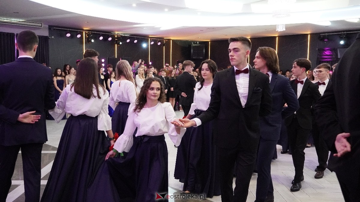  Studniówka w I LO w Ostrołęce [18.01.2025] - zdjęcie #231 - eOstroleka.pl