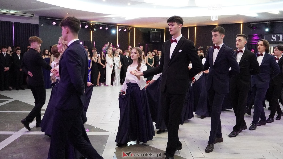  Studniówka w I LO w Ostrołęce [18.01.2025] - zdjęcie #225 - eOstroleka.pl