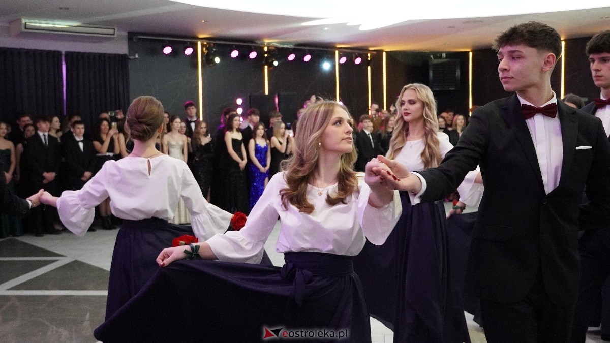  Studniówka w I LO w Ostrołęce [18.01.2025] - zdjęcie #221 - eOstroleka.pl