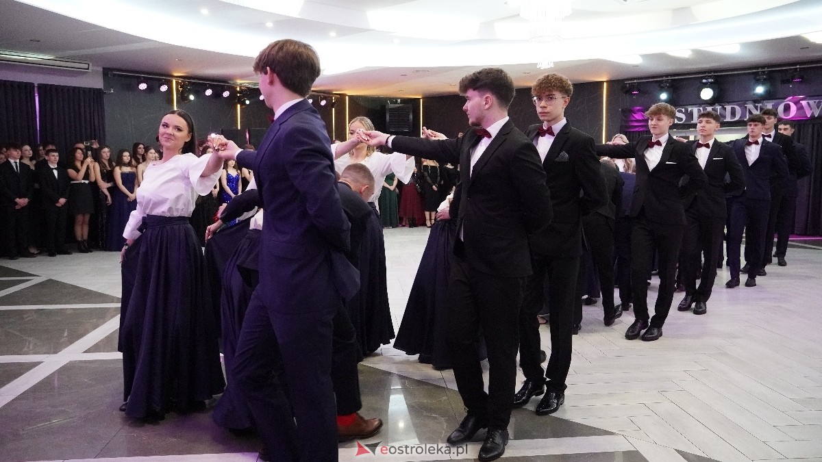  Studniówka w I LO w Ostrołęce [18.01.2025] - zdjęcie #215 - eOstroleka.pl