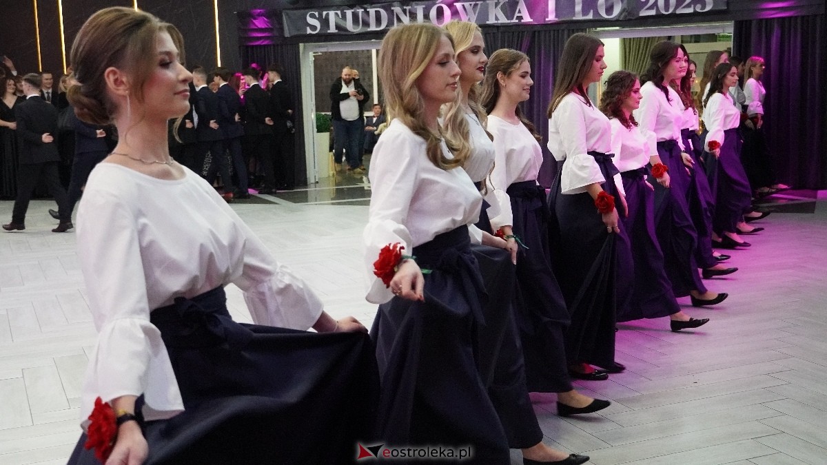  Studniówka w I LO w Ostrołęce [18.01.2025] - zdjęcie #211 - eOstroleka.pl