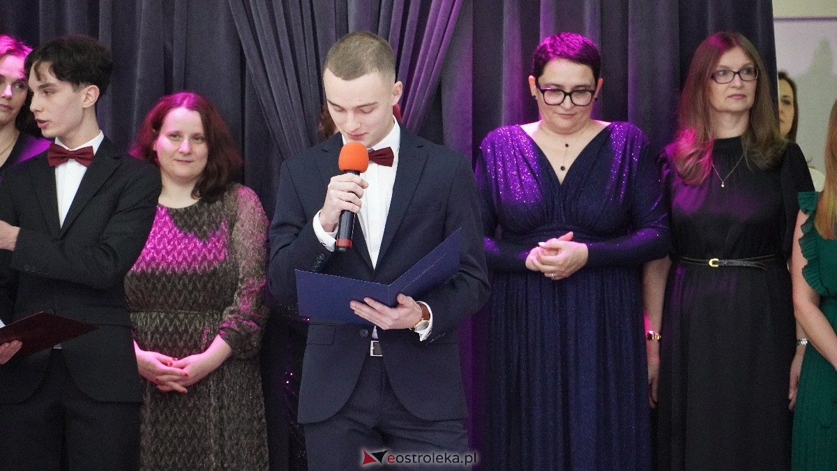  Studniówka w I LO w Ostrołęce [18.01.2025] - zdjęcie #276 - eOstroleka.pl