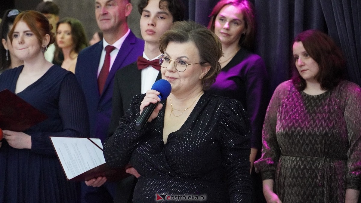  Studniówka w I LO w Ostrołęce [18.01.2025] - zdjęcie #248 - eOstroleka.pl