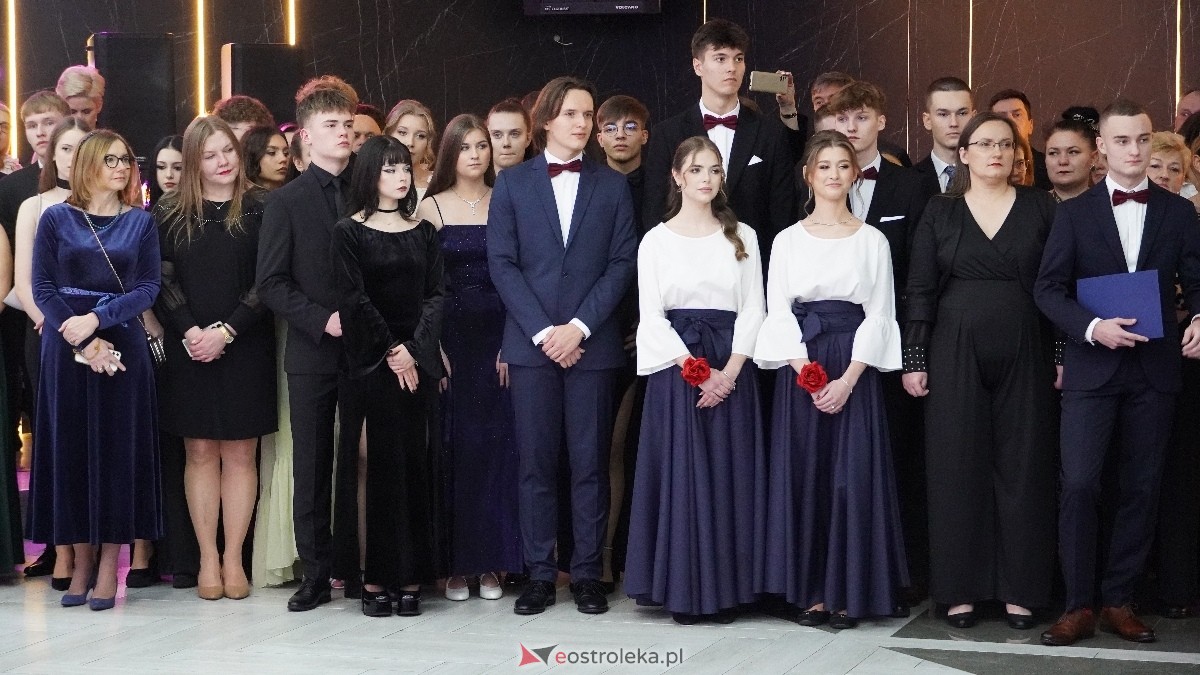  Studniówka w I LO w Ostrołęce [18.01.2025] - zdjęcie #240 - eOstroleka.pl