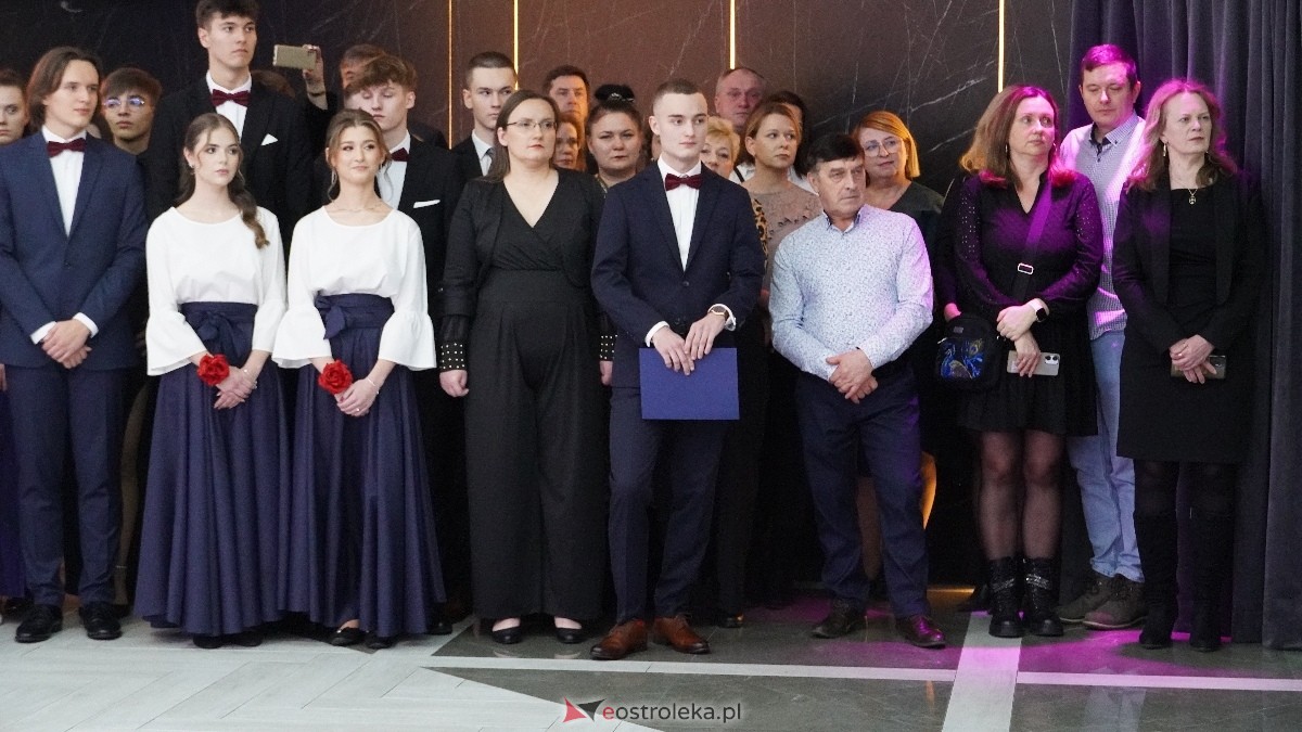  Studniówka w I LO w Ostrołęce [18.01.2025] - zdjęcie #234 - eOstroleka.pl