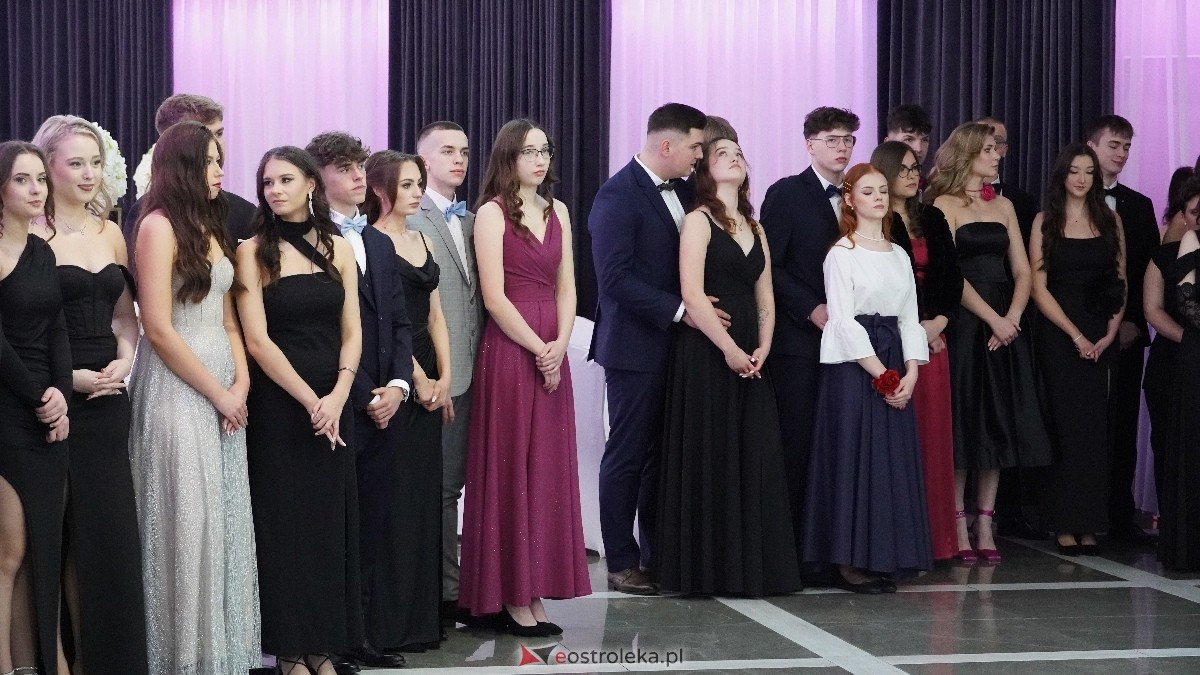  Studniówka w I LO w Ostrołęce [18.01.2025] - zdjęcie #232 - eOstroleka.pl