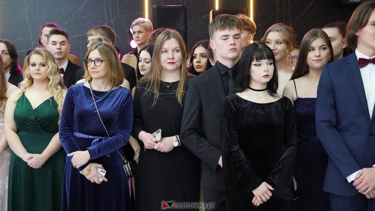  Studniówka w I LO w Ostrołęce [18.01.2025] - zdjęcie #176 - eOstroleka.pl