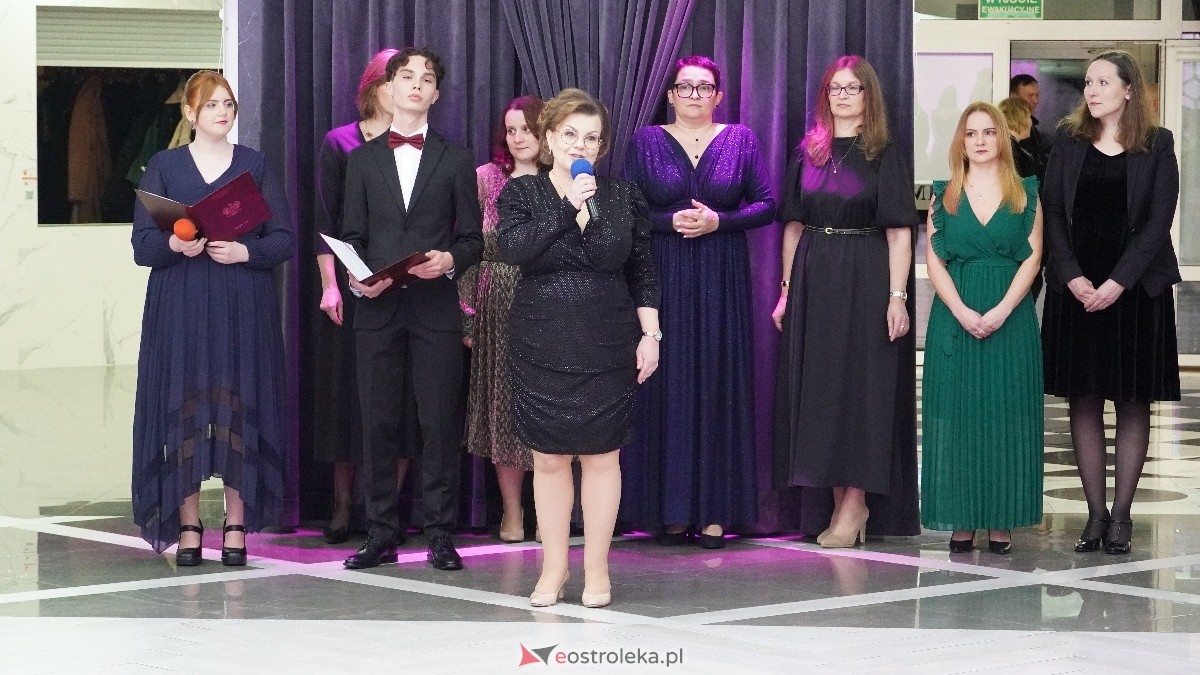  Studniówka w I LO w Ostrołęce [18.01.2025] - zdjęcie #154 - eOstroleka.pl