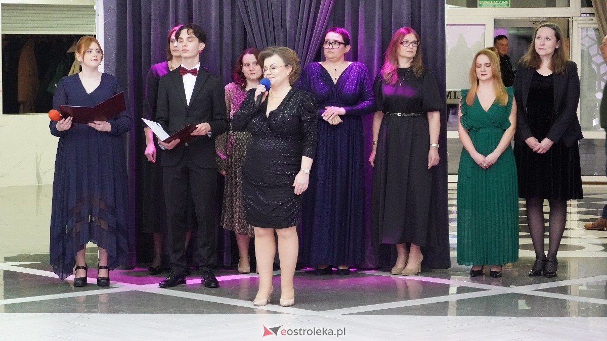  Studniówka w I LO w Ostrołęce [18.01.2025] - zdjęcie #151 - eOstroleka.pl