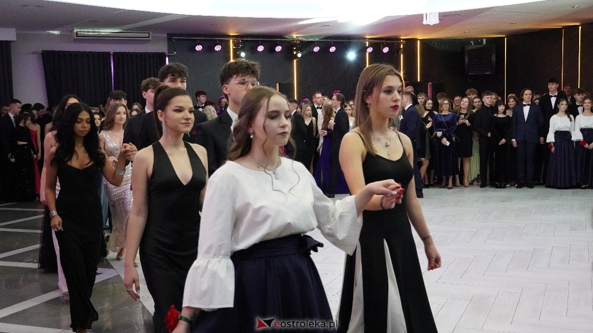  Studniówka w I LO w Ostrołęce [18.01.2025] - zdjęcie #138 - eOstroleka.pl