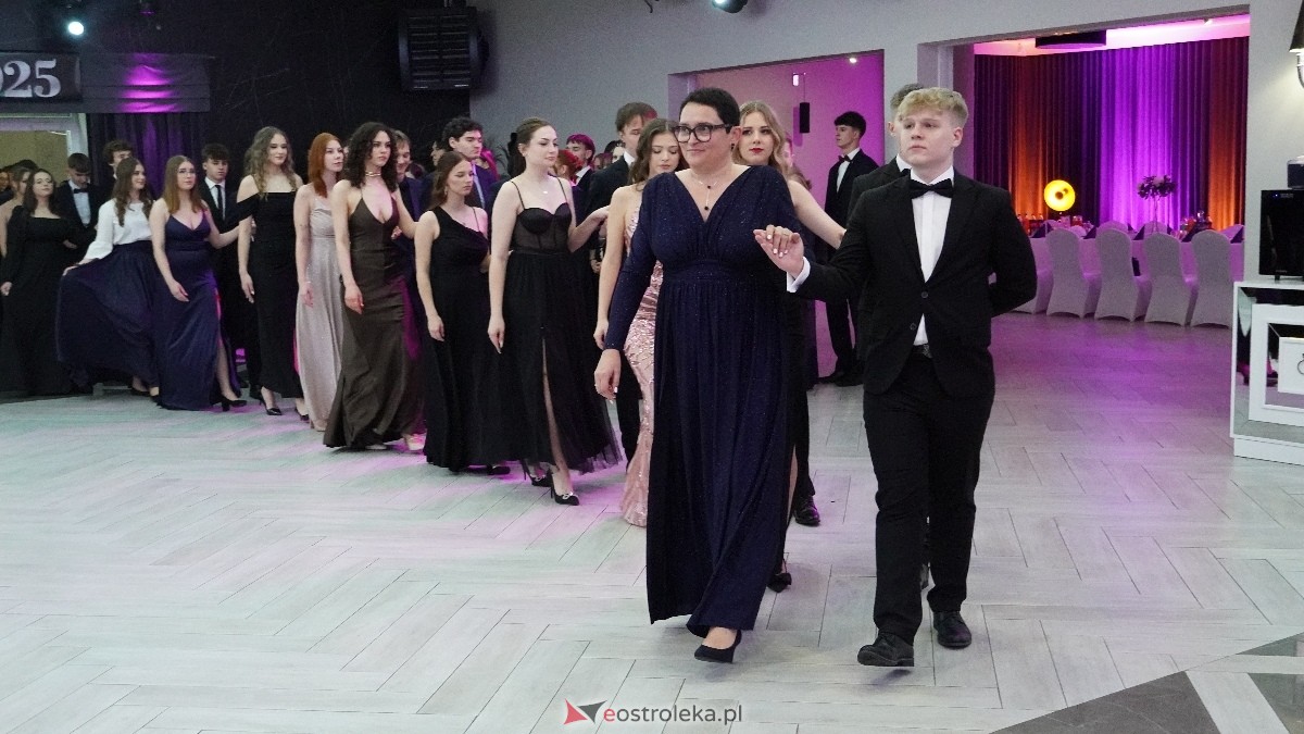  Studniówka w I LO w Ostrołęce [18.01.2025] - zdjęcie #120 - eOstroleka.pl