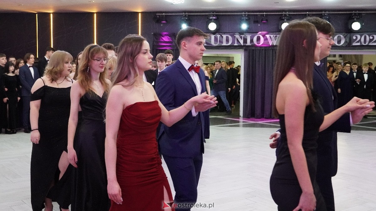  Studniówka w I LO w Ostrołęce [18.01.2025] - zdjęcie #112 - eOstroleka.pl