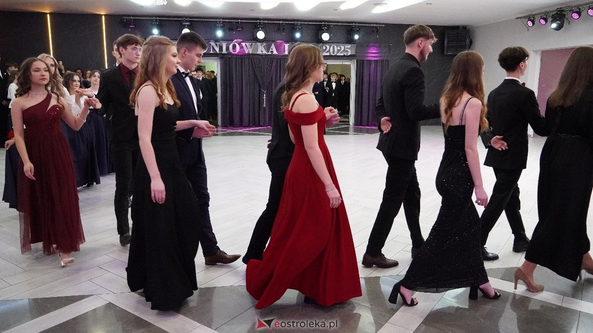  Studniówka w I LO w Ostrołęce [18.01.2025] - zdjęcie #104 - eOstroleka.pl