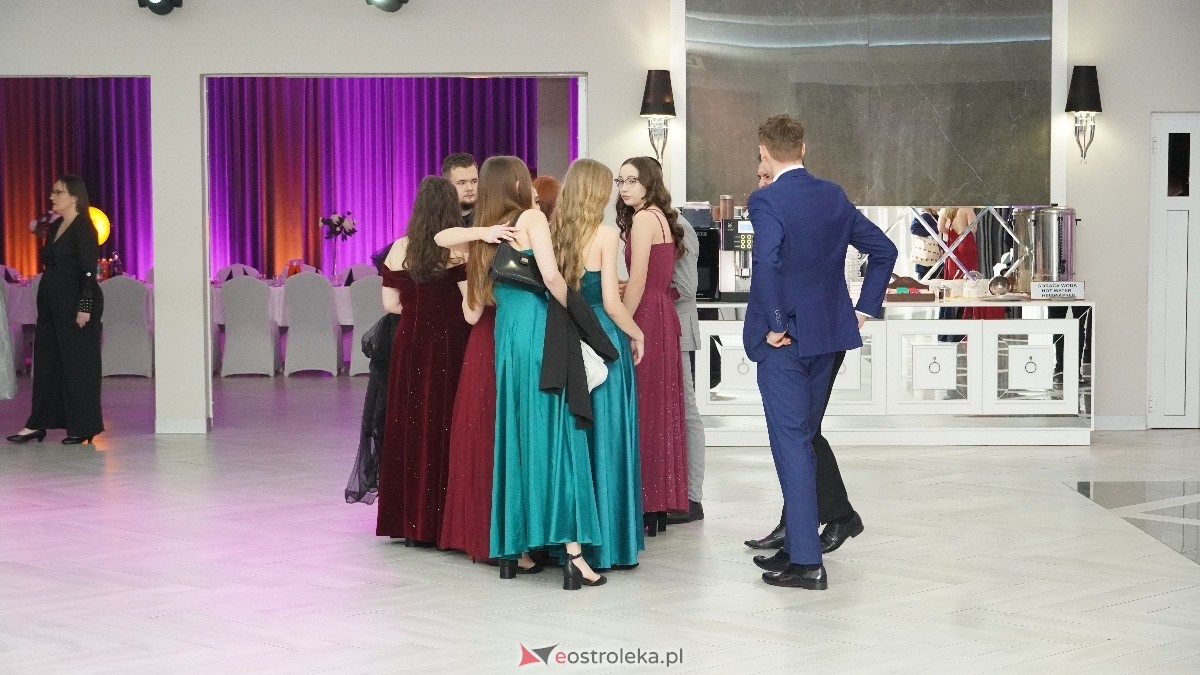  Studniówka w I LO w Ostrołęce [18.01.2025] - zdjęcie #76 - eOstroleka.pl