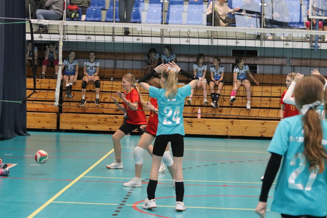 Ogólnopolski turniej siatkówki trójek [19.01.2025] - zdjęcie #43 - eOstroleka.pl