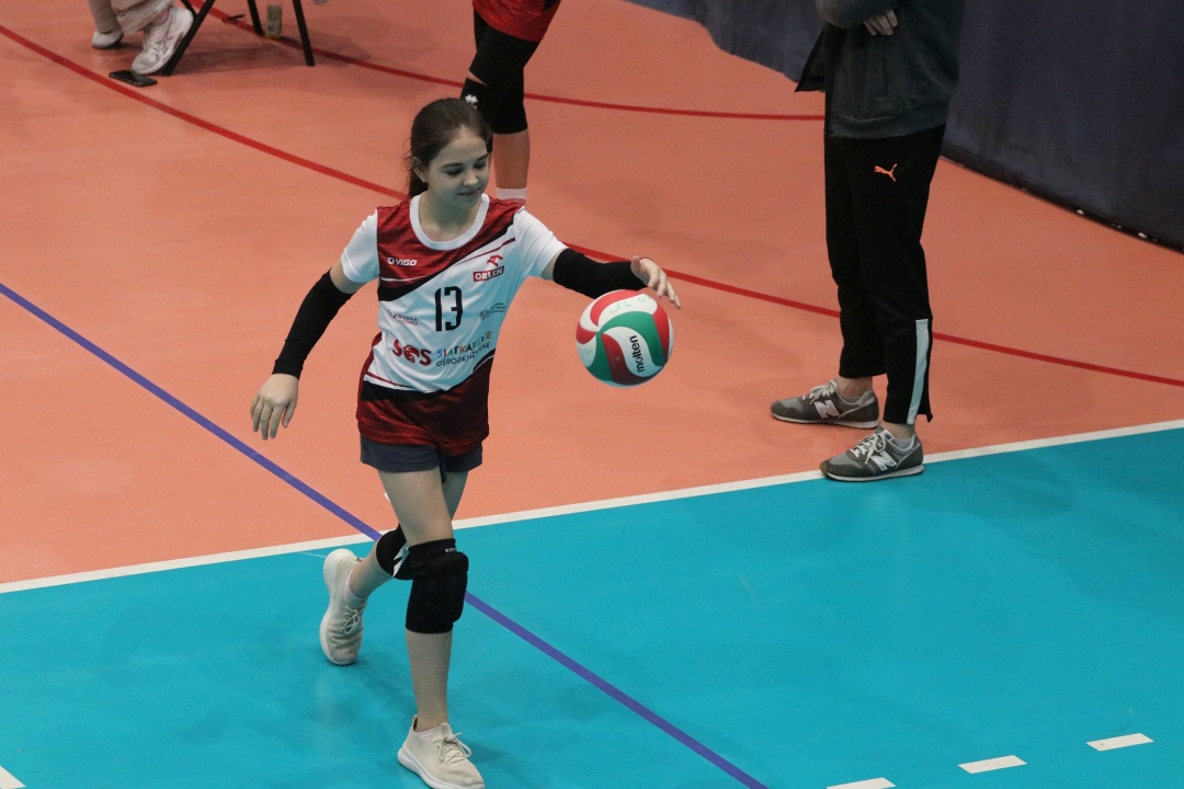 Ogólnopolski turniej siatkówki trójek [19.01.2025] - zdjęcie #33 - eOstroleka.pl