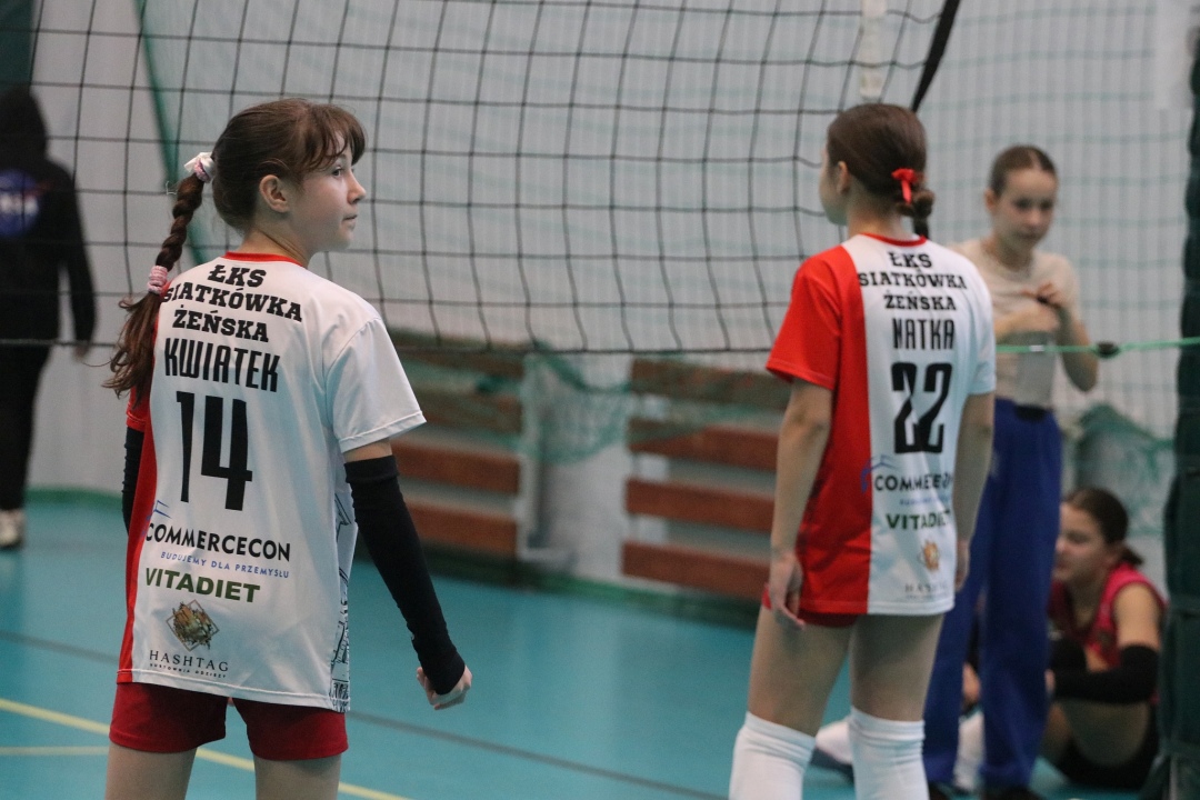 Ogólnopolski turniej siatkówki trójek [19.01.2025] - zdjęcie #28 - eOstroleka.pl