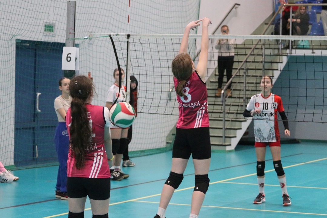 Ogólnopolski turniej siatkówki trójek [19.01.2025] - zdjęcie #18 - eOstroleka.pl