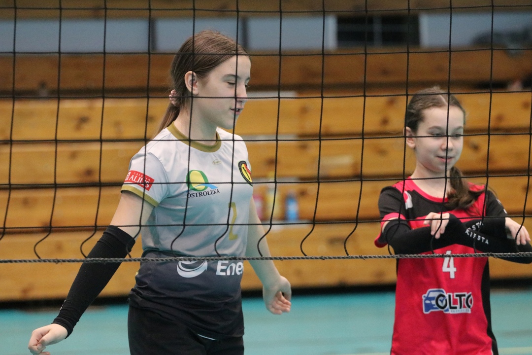 Ogólnopolski turniej siatkówki trójek [19.01.2025] - zdjęcie #4 - eOstroleka.pl