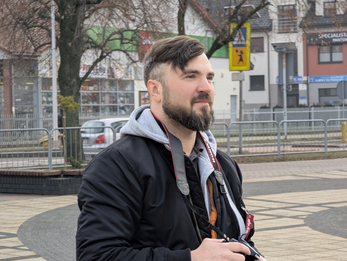 Odsłonięcie miejsca pamięci Grzegorza Łomacza w SP nr 5 [21.01.2025] - zdjęcie #16 - eOstroleka.pl