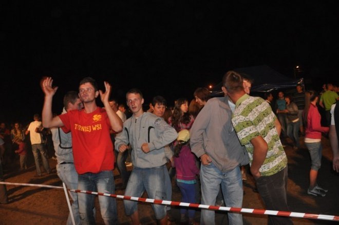 Dożynki gminno-parafialne gminy Olszewo - borki w Żebrach Perosach (4 IX 2011) - zdjęcie #93 - eOstroleka.pl