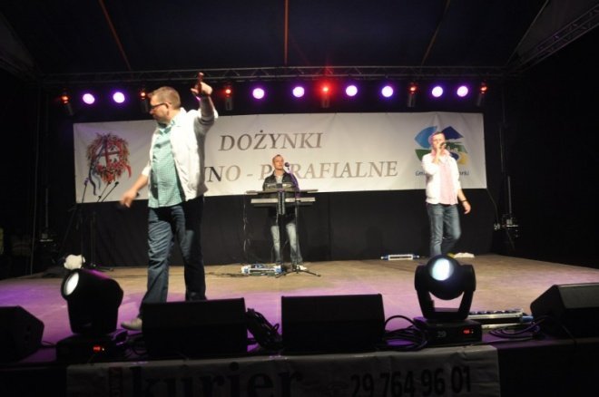 Dożynki gminno-parafialne gminy Olszewo - borki w Żebrach Perosach (4 IX 2011) - zdjęcie #84 - eOstroleka.pl