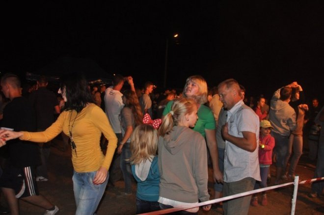 Dożynki gminno-parafialne gminy Olszewo - borki w Żebrach Perosach (4 IX 2011) - zdjęcie #82 - eOstroleka.pl