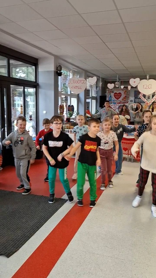 Przedfinał wOŚP w Szkole Podstawowej nr 5 [24.01.2025] - zdjęcie #28 - eOstroleka.pl