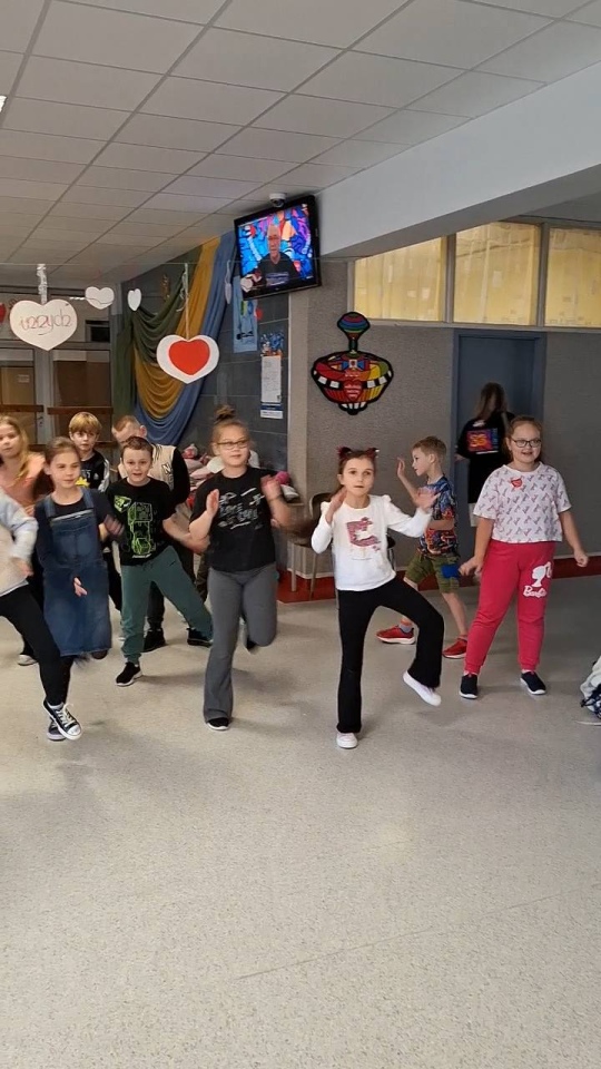 Przedfinał wOŚP w Szkole Podstawowej nr 5 [24.01.2025] - zdjęcie #4 - eOstroleka.pl