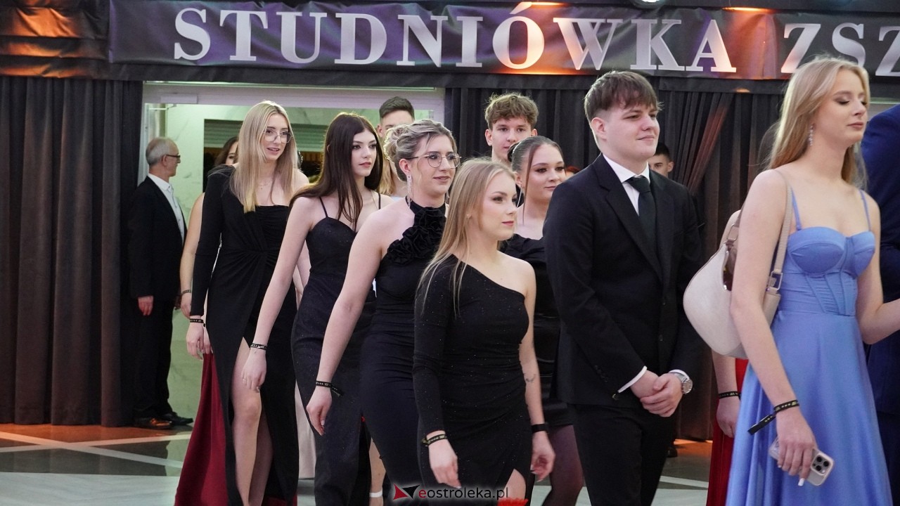 Studniówka ZSZ 4 w  Ostrołęce [23.01.2025] - zdjęcie #187 - eOstroleka.pl