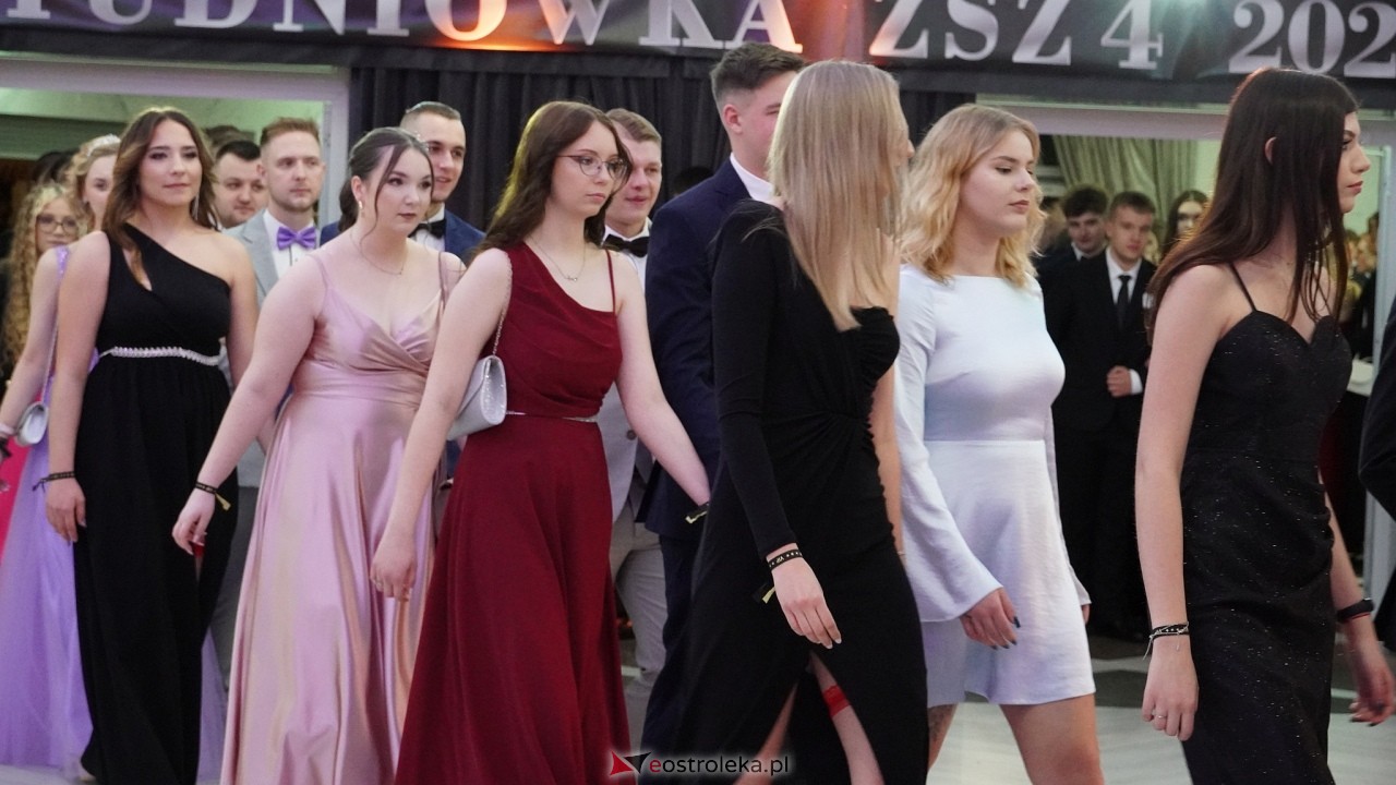 Studniówka ZSZ 4 w  Ostrołęce [23.01.2025] - zdjęcie #185 - eOstroleka.pl