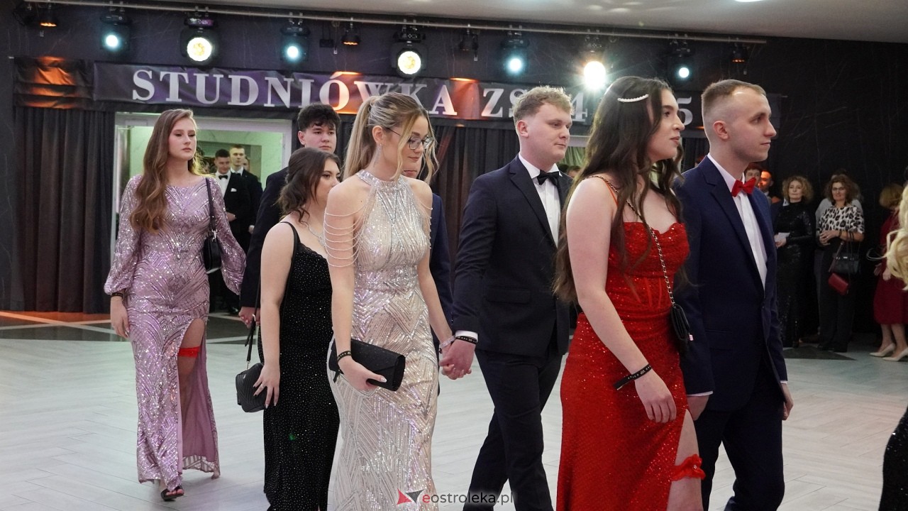 Studniówka ZSZ 4 w  Ostrołęce [23.01.2025] - zdjęcie #179 - eOstroleka.pl