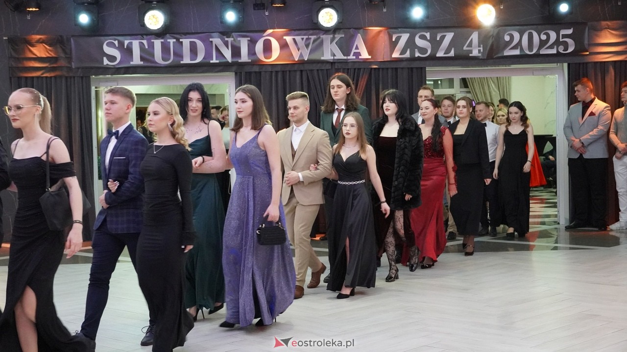 Studniówka ZSZ 4 w  Ostrołęce [23.01.2025] - zdjęcie #178 - eOstroleka.pl