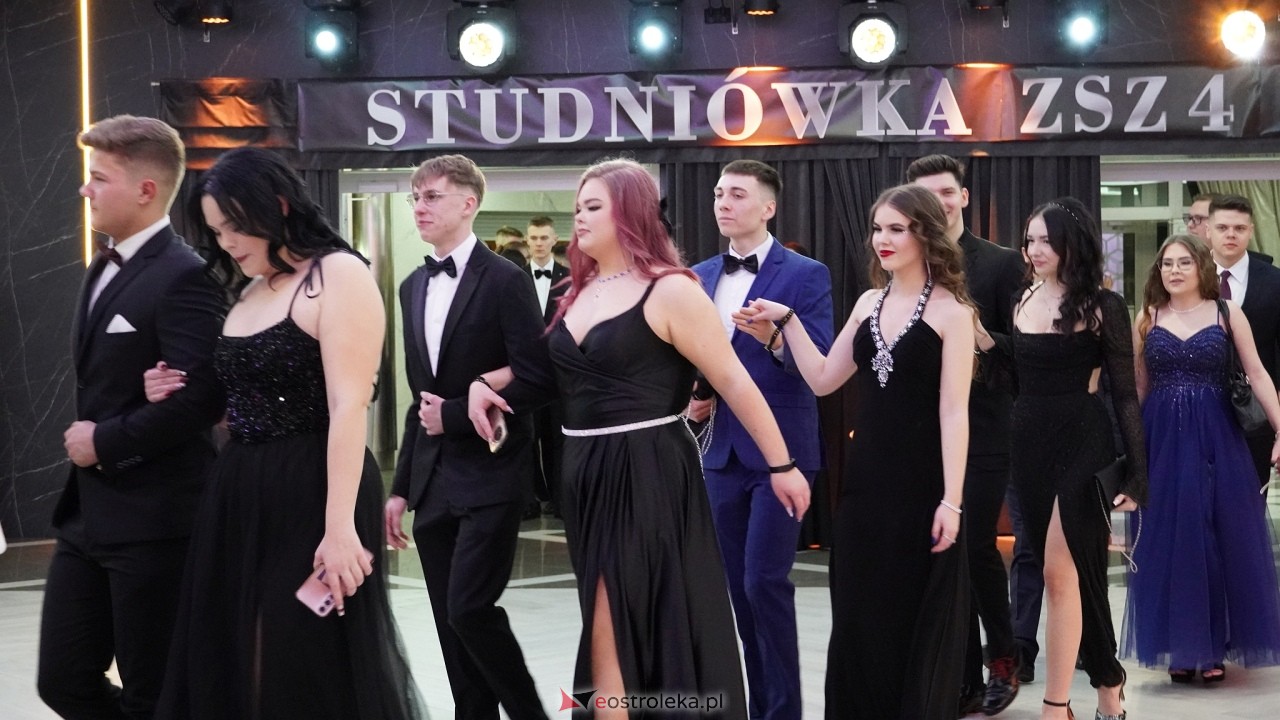 Studniówka ZSZ 4 w  Ostrołęce [23.01.2025] - zdjęcie #175 - eOstroleka.pl