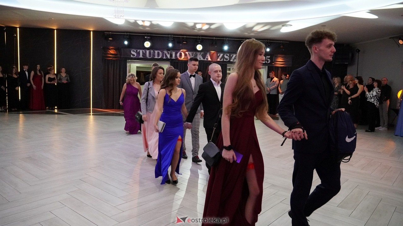 Studniówka ZSZ 4 w  Ostrołęce [23.01.2025] - zdjęcie #170 - eOstroleka.pl