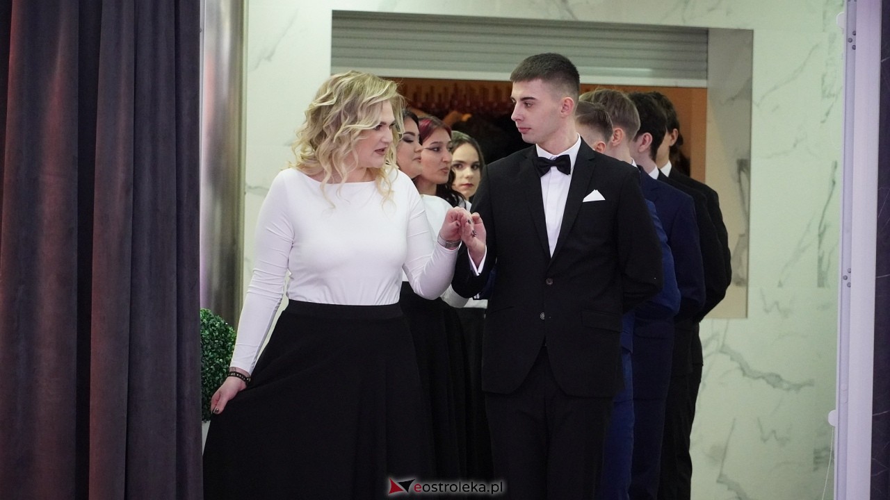 Studniówka ZSZ 4 w  Ostrołęce [23.01.2025] - zdjęcie #155 - eOstroleka.pl