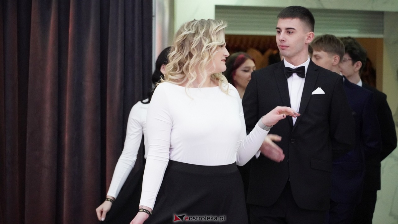 Studniówka ZSZ 4 w  Ostrołęce [23.01.2025] - zdjęcie #154 - eOstroleka.pl